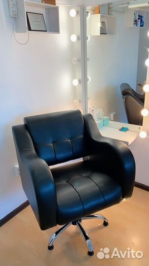 Парикмахерское кресло