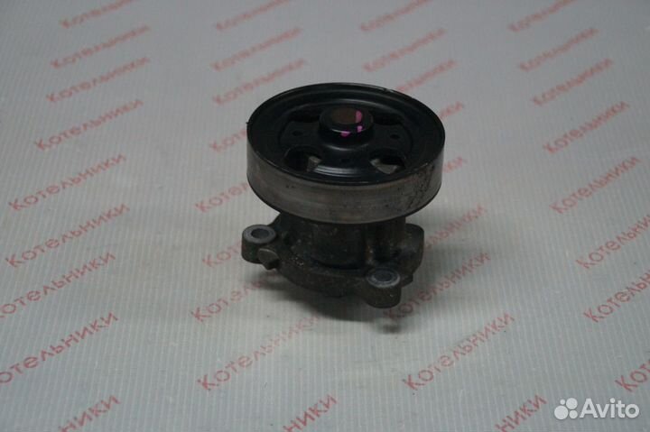 Nissan 21010-6N225 Насос водяной