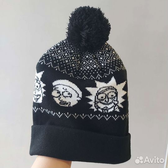 Новая шапка cropp rick and morty