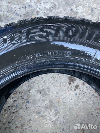 Bridgestone Blizzak Spike-01 215/60 R16