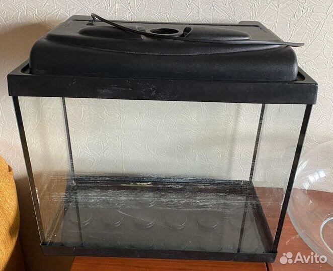 Емкость на 50 литров с аксессуарами для рыбок