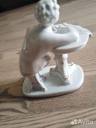 Фарфоровая статуэтка Пушкин