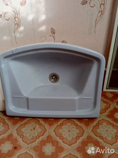 Раковина керамическая
