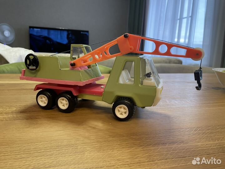 Игрушка Автокран