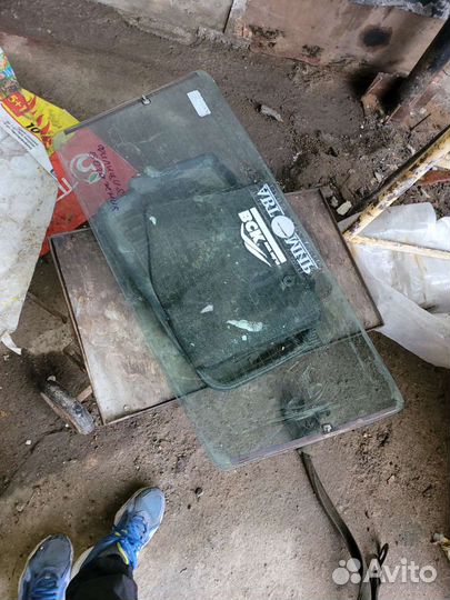 Заднее стекло на шкоду фелиция 97г