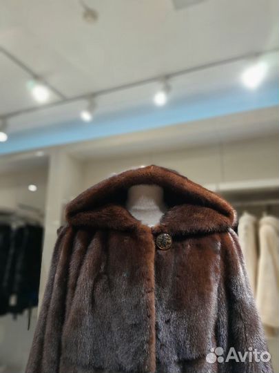 Шуба норковая с капюшоном 52 размер Saga Mink