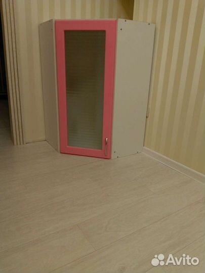 Шкаф угловой, навесной настенный