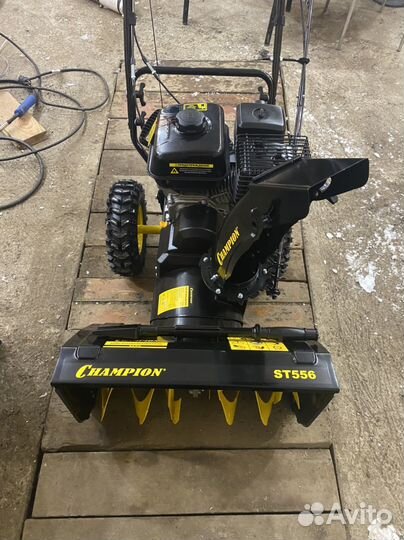 Снегоуборщик Champion st556 новый