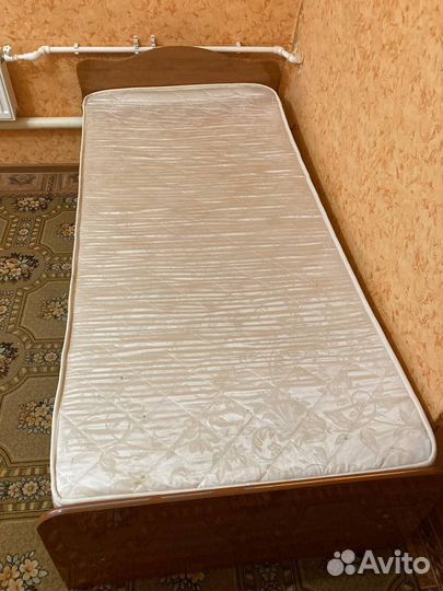 Кровать с матрасом бу