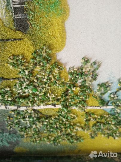 Картины маслом, самоцветами и янтарем