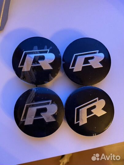 Колпачки в ступицу R-Line Volkswagen 4шт (новые)