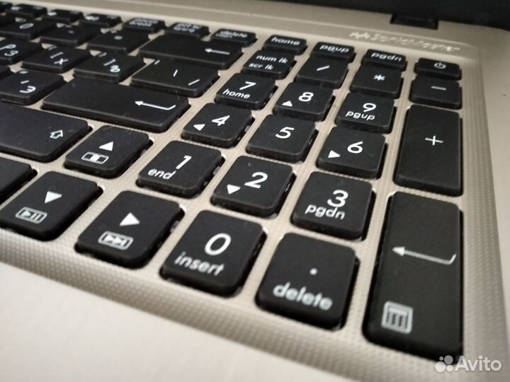 Игровой Аsus 15,6 Дюйма с SSD + Nvidia + i5 + Oфис