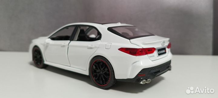 Тойота камри моделька 1/24
