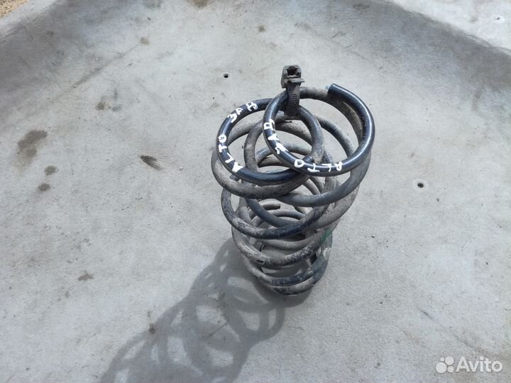 Пружина задняя Suzuki Alto 2009г