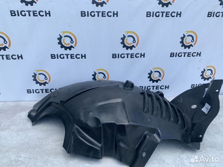 Подкрылок передний Mercedes W212 A2126900130