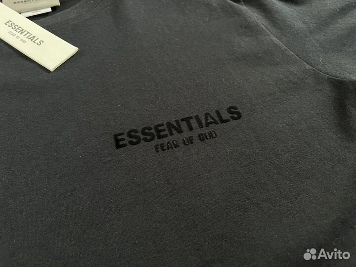 Футболка Essential черная