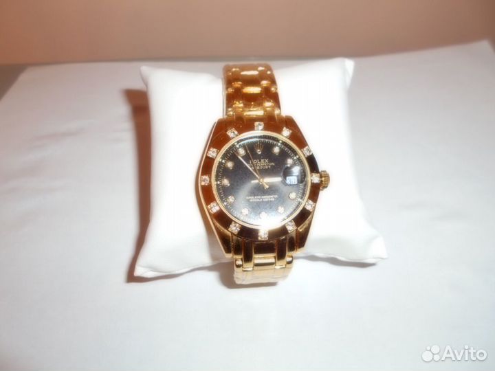 Часы наручные Rolex cо стразами, новые