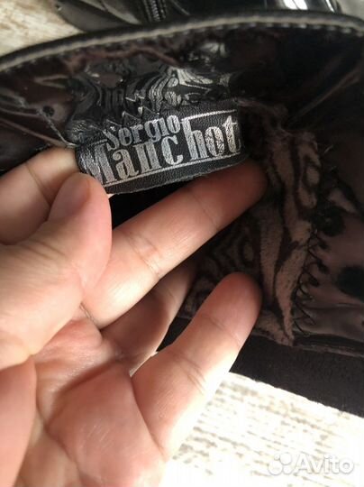 Крутые лаковые ботинки