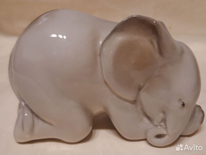 Статуэтка фарфоровая слоник лфз СССР