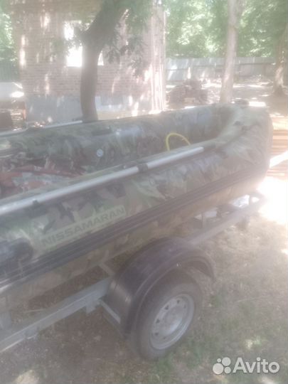 Лодка с мотором