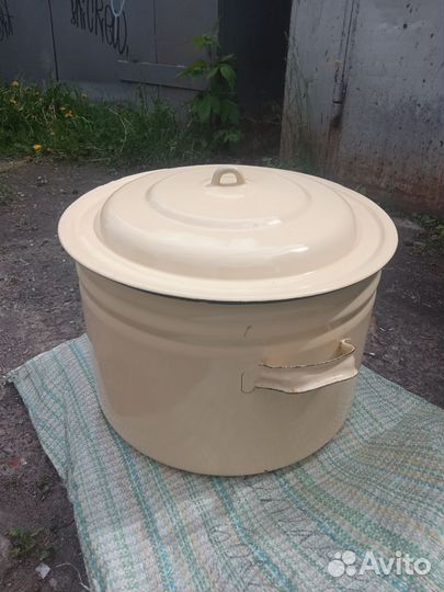 Кастрюля эмалированная