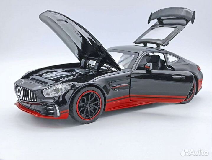Коллекционная модель Mercedes-Benz AMG GT
