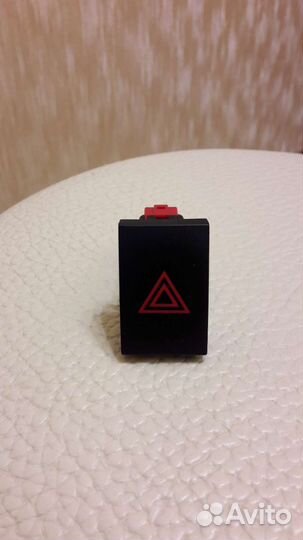 Кнопка вкл. аварийного сигнала VAG и др. запчасти