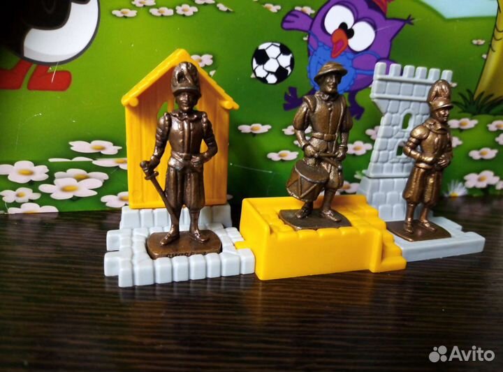 Киндер из 90х, рыцари Замок