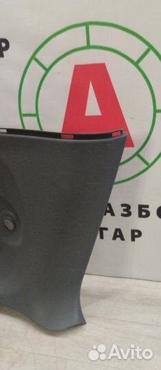 Обшивка стойки задняя левая Mitsubishi Colt Z32A