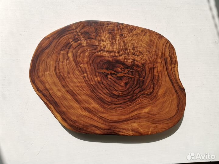 Сервировочная доска из оливкового дерева