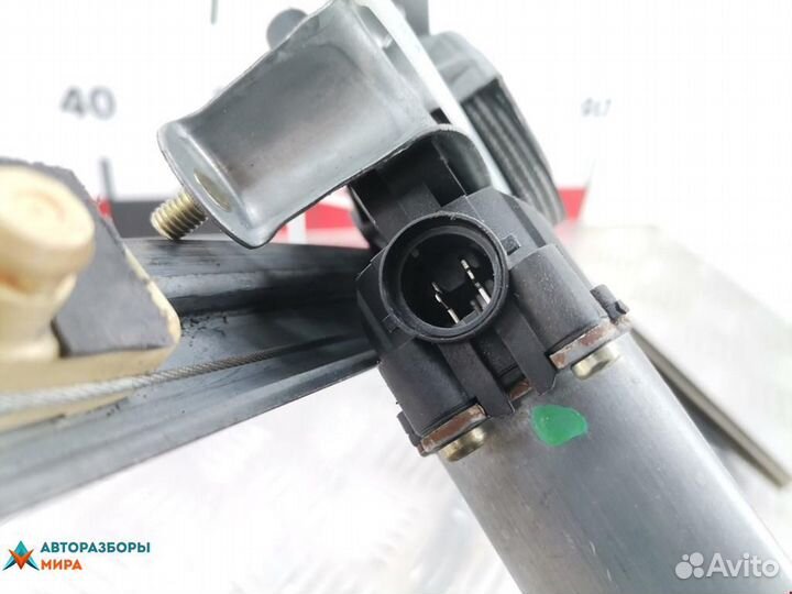 Стеклоподъемник передний правый Renault Scenic