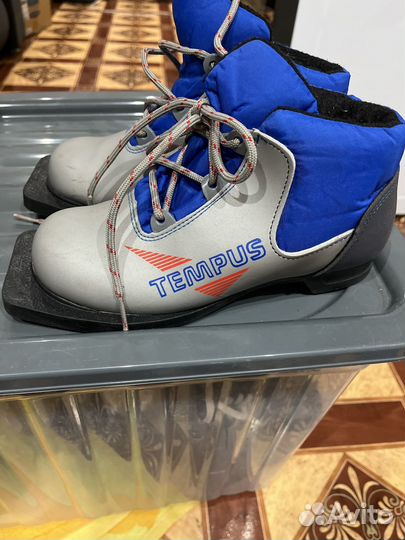 Лыжные ботинки