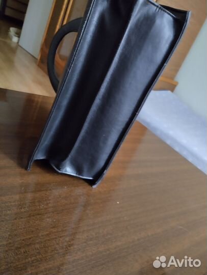 Кожаный портфель