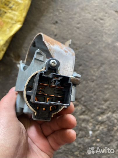 Замок зажигания Мазда Демио