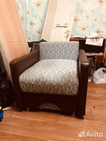 Диван и кресло- б/у комплект