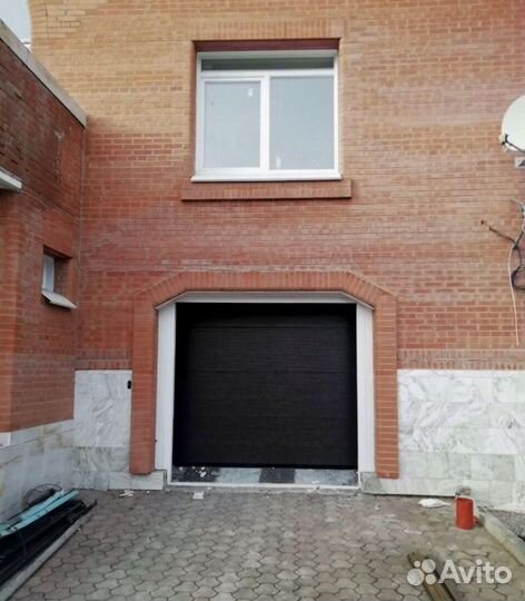 Секционные ворота