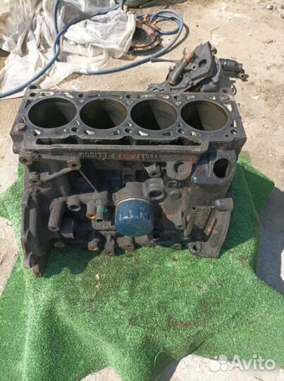 Блок цилиндров Renault Laguna 1995