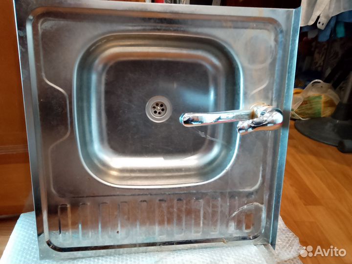 Раковина 60*60