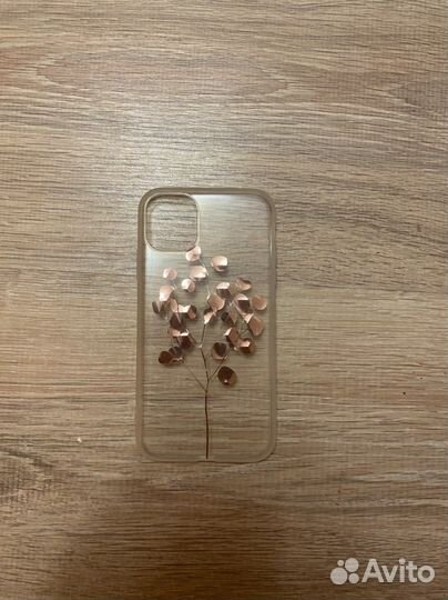 Чехол на iPhone