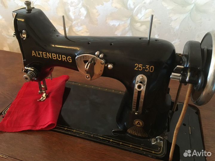 Швейная машинка altenburg