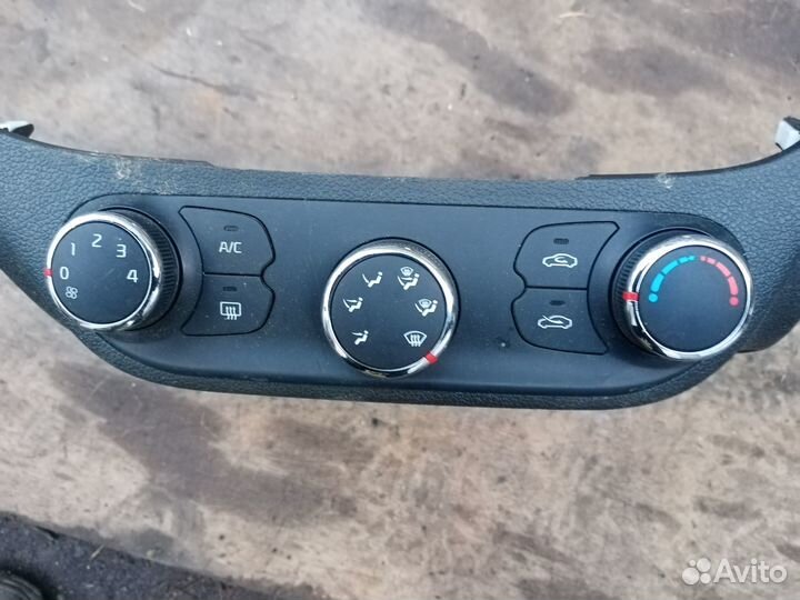 Блок печки на Киа Сид 2015г