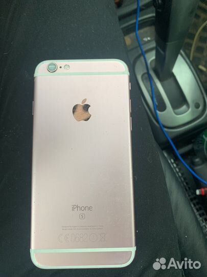 Телефон iPhone 6s