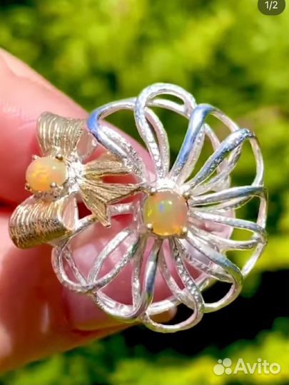 Серебряное кольцо с опалами