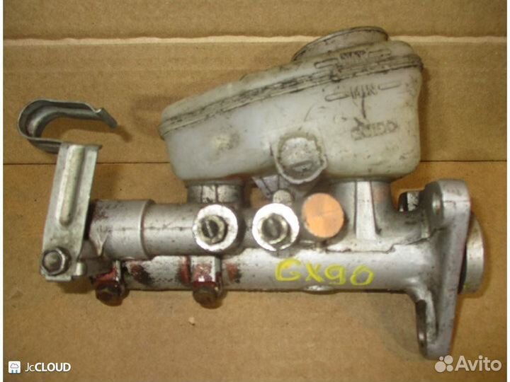 Главный тормозной цилиндр на toyota markii GX90 1G