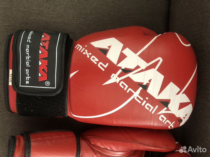 Перчатки для бокса атака
