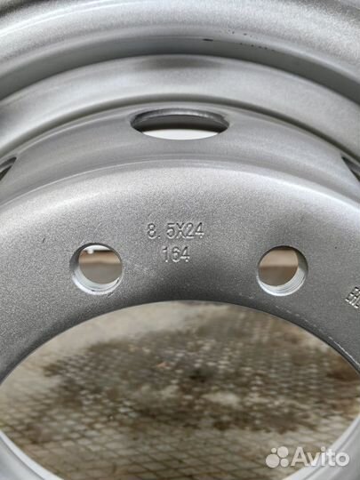 Грузовой бескамерный диск на самосвал 8.5R24