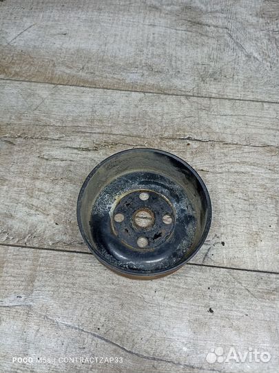 Шкив водяного насоса (помпы) Ford Focus 3 1.6