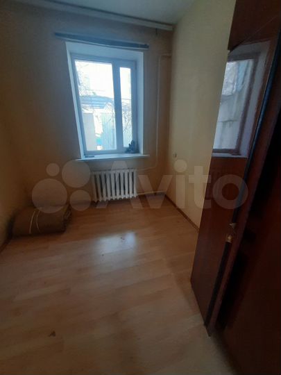 Комната 24 м² в 3-к., 1/2 эт.