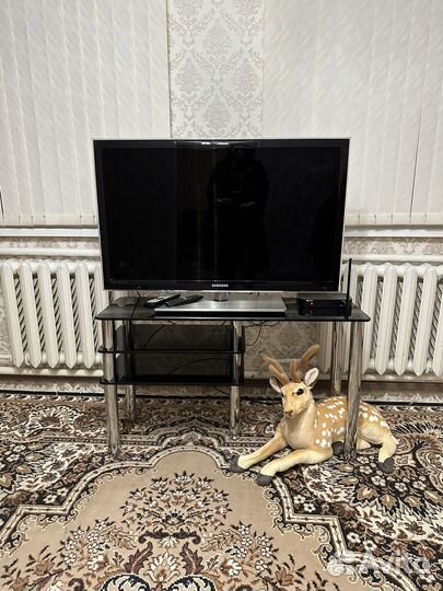 Полка под телевизор