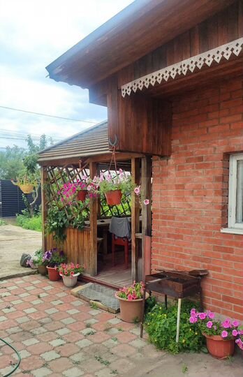 Дом 279,9 м² на участке 8,3 сот.